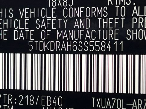 New 2025 Toyota Highlander XLE FWD image 34