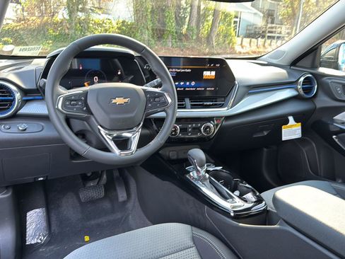 New 2026 Chevrolet Trax LT w/ Driver Confidence Package image 16