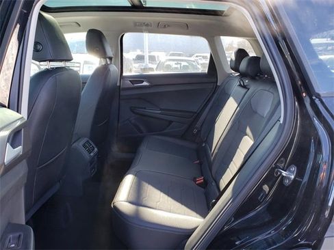 New 2026 Volkswagen Taos SE image 8