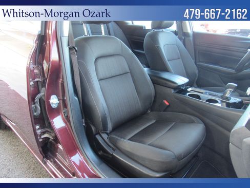 Used 2024 Nissan Altima 2.5 SV image 25