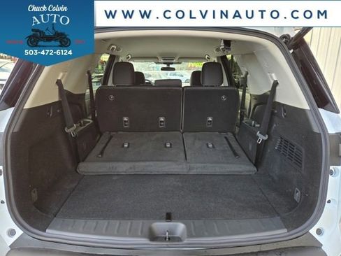 New 2025 Nissan Pathfinder SV image 11