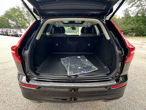 Used 2023 Volvo XC60 B5 Core w/ Climate Package AWD/4WD image 13