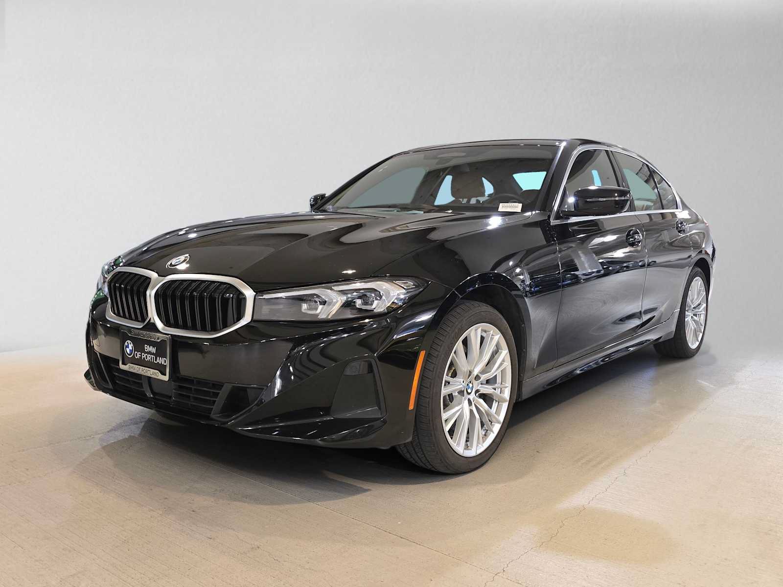 Used 2024 BMW 330i xDrive Sedan w/ Premium Package AWD/4WD image 7