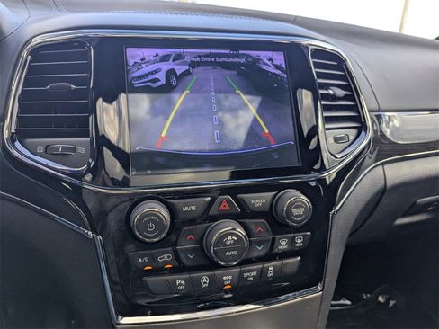 Used 2020 Jeep Grand Cherokee Overland image 31