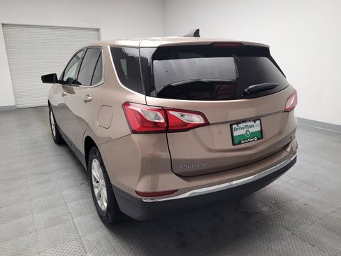 Used 2018 Chevrolet Equinox LT FWD image 6