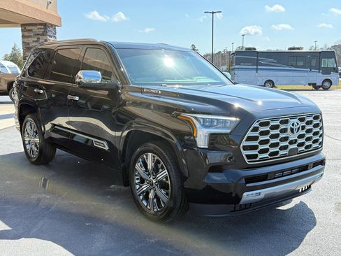 Used 2024 Toyota Sequoia Capstone image 6