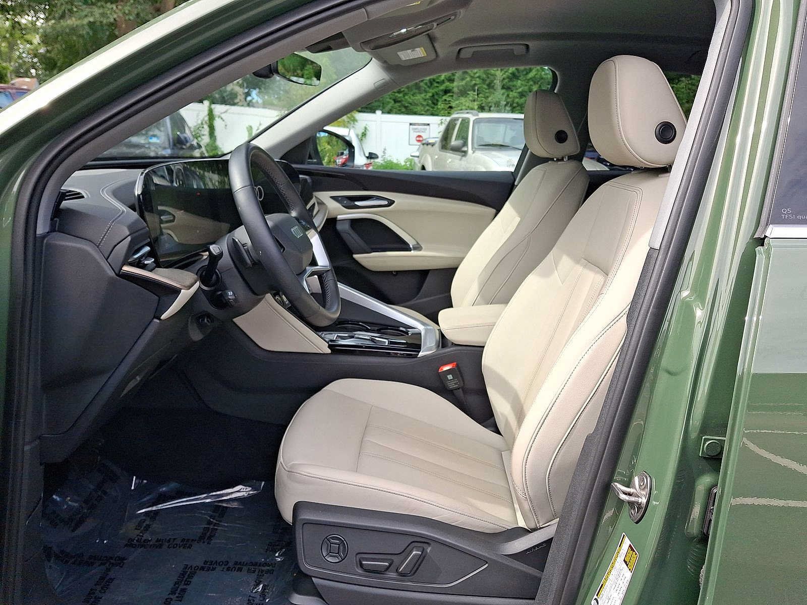 Used 2025 Audi Q5 Premium w/ Convenience Package AWD/4WD image 17