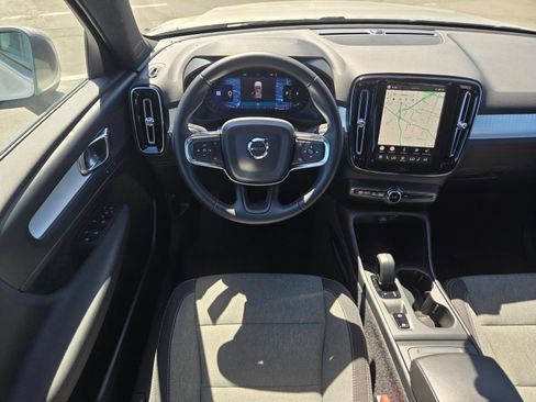 Used 2025 Volvo XC40 B5 Core AWD/4WD image 21