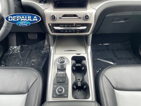 Used 2023 Ford Explorer XLT w/ Equipment Group 202A AWD/4WD image 14