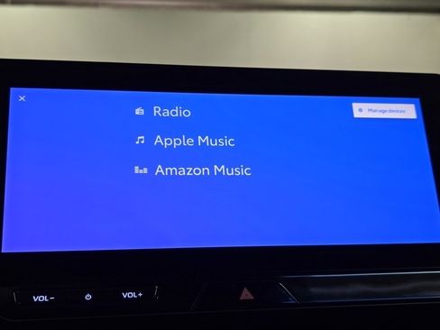 Certified 2024 Toyota Venza Limited image 3