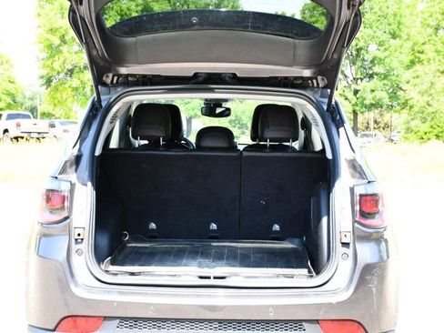 Used 2022 Jeep Compass Limited w/ Sun and Sound Group AWD/4WD image 23