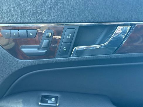 Used 2011 Mercedes-Benz E 550 Cabriolet image 17