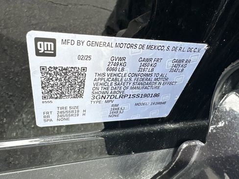 Used 2025 Chevrolet Equinox EV LT w/ Convenience Package FWD image 34