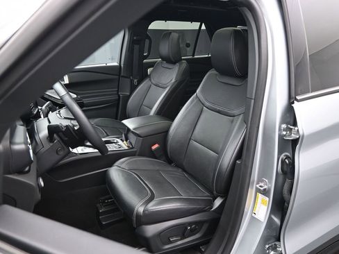 Used 2023 Ford Explorer ST w/ Equipment Group 401A image 9