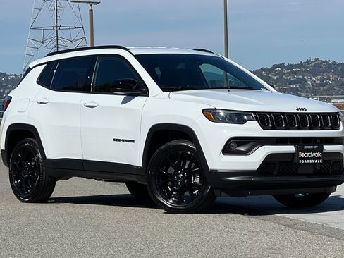 New 2026 Jeep Compass Latitude image 2