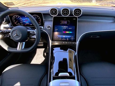 Certified 2025 Mercedes-Benz GLC 300 4MATIC image 5