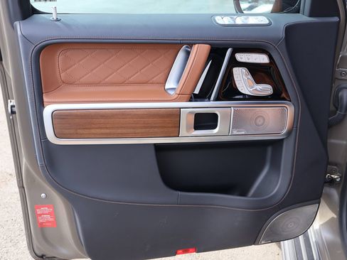Used 2025 Mercedes-Benz G 550 image 15