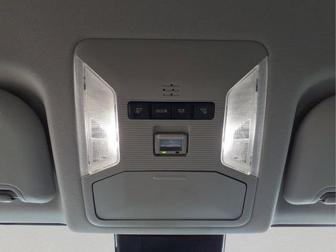 Used 2022 Toyota RAV4 LE AWD/4WD image 20