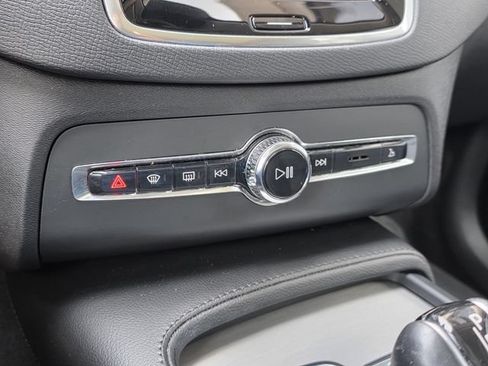 Used 2022 Volvo XC90 T5 Momentum w/ Advanced Package AWD/4WD image 27