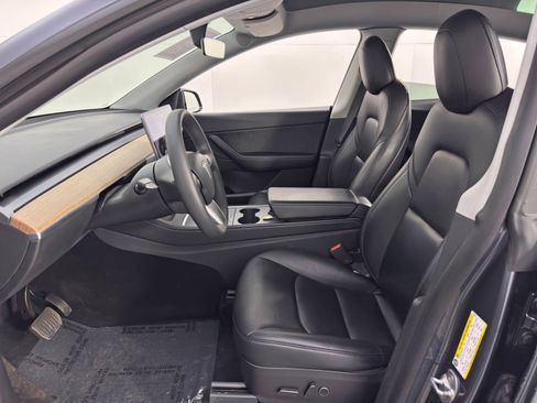 Used 2021 Tesla Model Y Long Range image 17