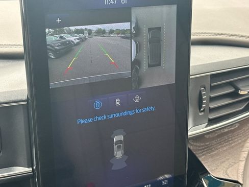 Certified 2022 Ford Explorer Platinum w/ Equipment Group 601A image 21