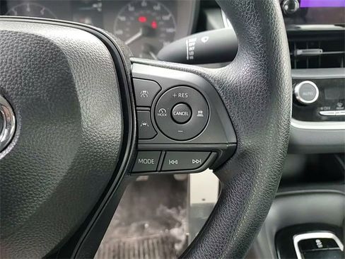 Certified 2025 Toyota Corolla LE image 15