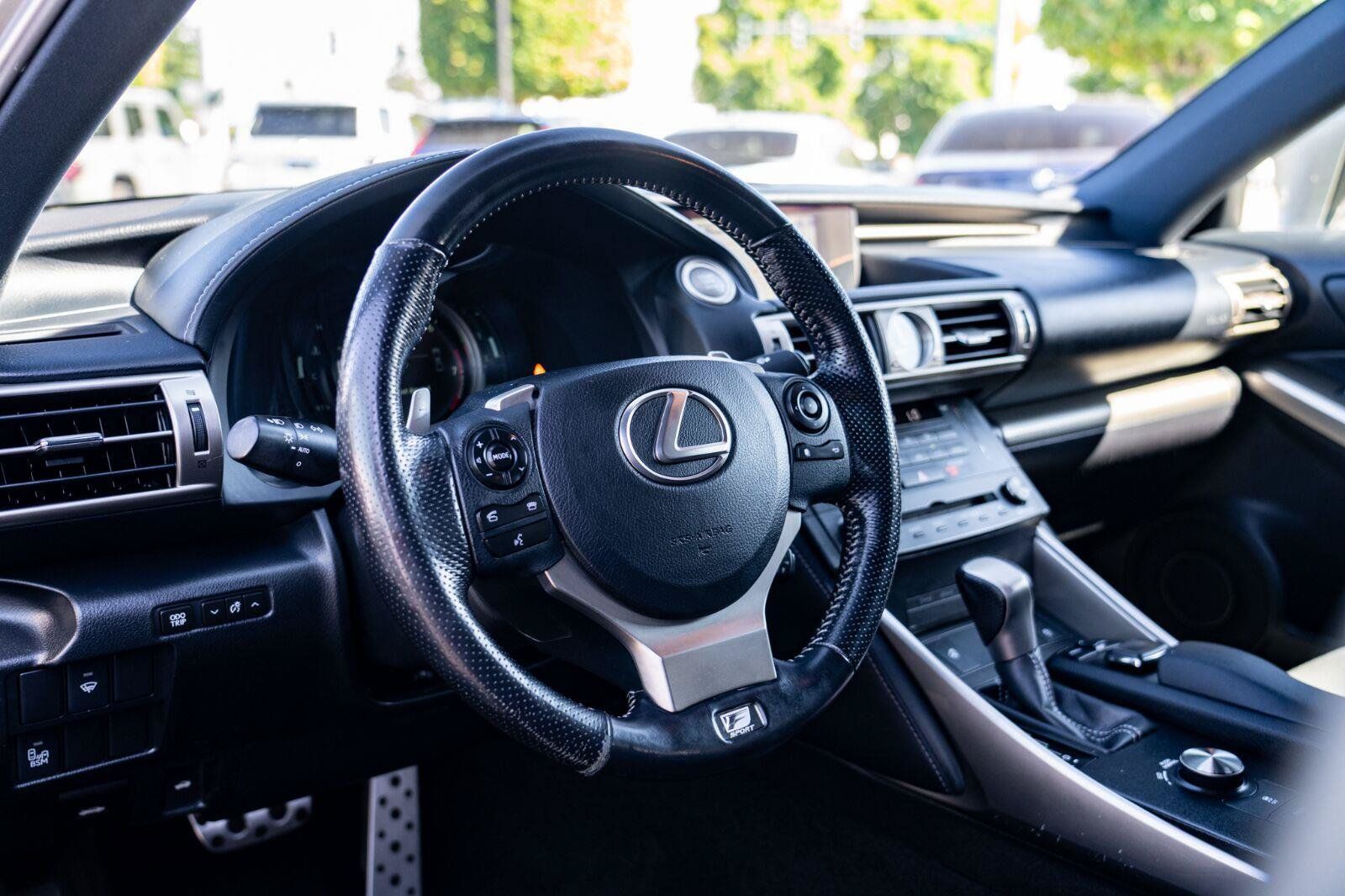 Used 2016 Lexus IS 300 AWD image 12