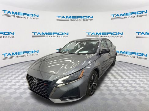 Used 2025 Nissan Altima 2.5 SR FWD image 1