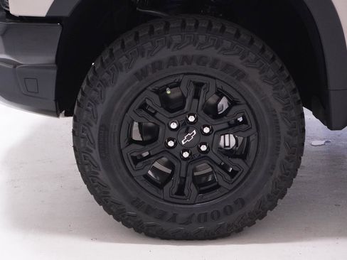 New 2026 Chevrolet Silverado 1500 ZR2 w/ Dark Appearance Package AWD/4WD image 9