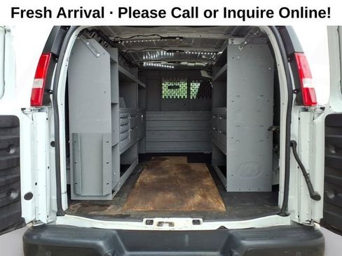 Used 2021 Chevrolet Express 3500 w/ Driver Convenience Package RWD image 19