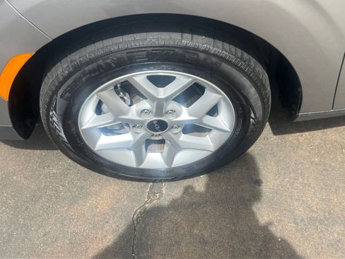 Used 2025 Kia Soul LX w/ LX Technology Package image 24