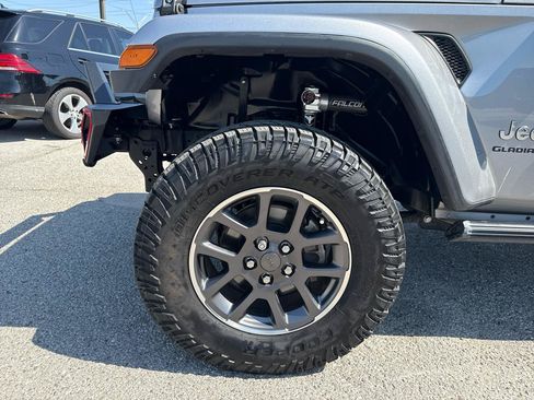 Used 2020 Jeep Gladiator Overland AWD/4WD image 27