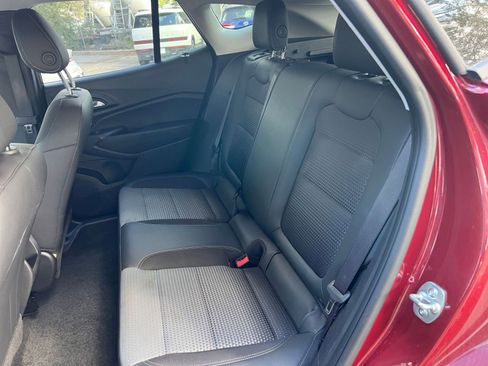 Used 2025 Chevrolet Trax LT image 34