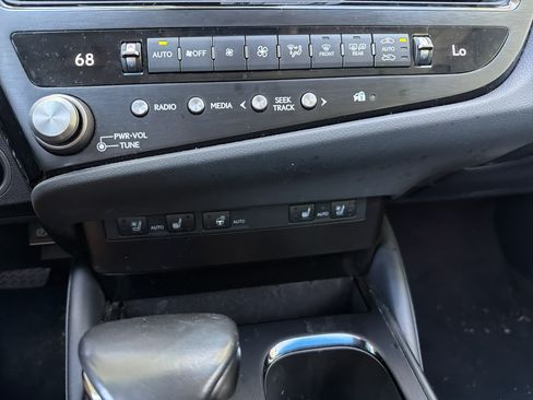 Certified 2025 Lexus ES 300h w/ Premium Package FWD image 25