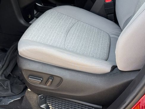 Used 2025 Toyota Sienna LE FWD image 19