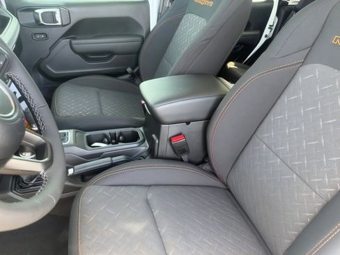 New 2026 Jeep Gladiator Mojave image 17