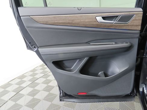 Certified 2024 Volkswagen Atlas SEL image 25