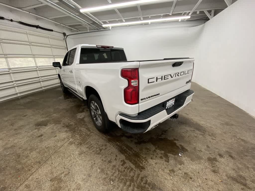 Used 2023 Chevrolet Silverado 1500 High Country w/ Technology Package AWD/4WD image 4