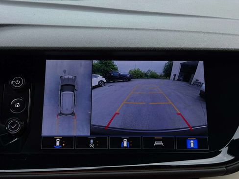 Used 2021 Buick Envision Avenir w/ Technology Package II AWD/4WD image 16