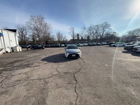 Used 2025 Toyota Corolla LE image 12