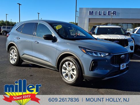 Certified 2023 Ford Escape Active w/ Tech Pack #1 AWD/4WD image 1