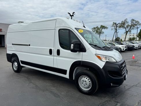 Used 2024 RAM ProMaster 2500 w/ Convenience Group FWD image 6