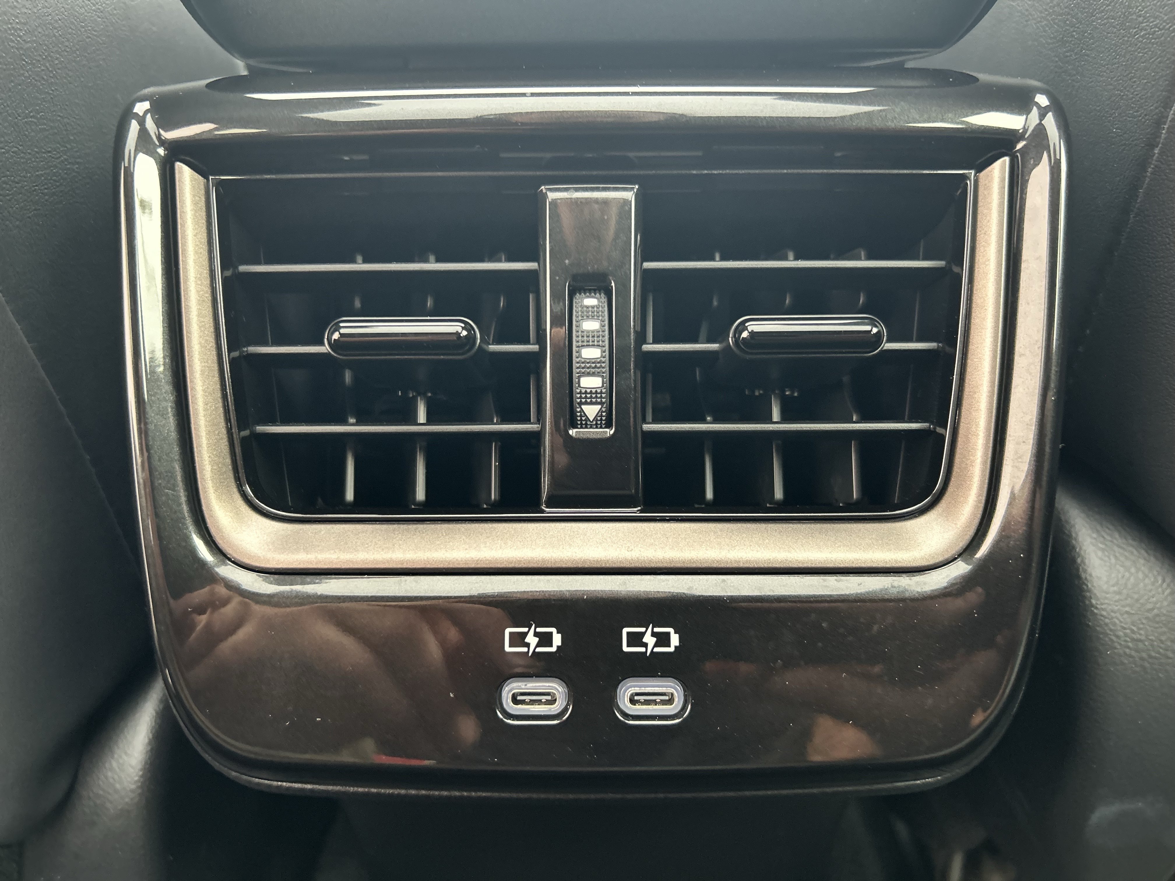 Certified 2025 Toyota Crown Signia AWD/4WD image 24