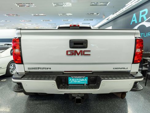 Used 2018 GMC Sierra 3500 Denali AWD/4WD image 7
