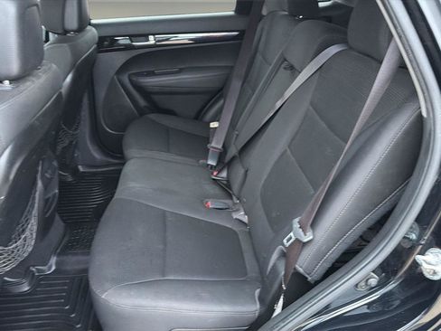 Used 2014 Kia Sorento LX image 34