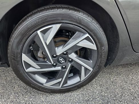 Used 2024 Hyundai Elantra SEL w/ Convenience Package image 18