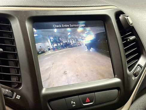 Used 2015 Jeep Cherokee Limited AWD/4WD image 15
