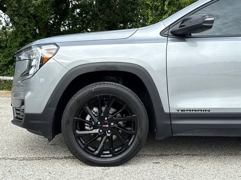 Used 2024 GMC Terrain SLT w/ Tech Package AWD/4WD image 5
