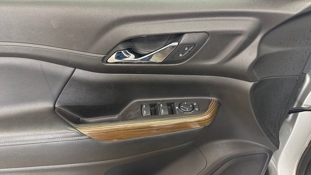 Used 2019 GMC Acadia SLE AWD/4WD image 15