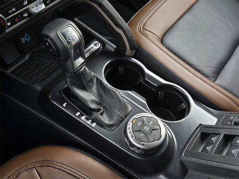 Used 2024 Ford Bronco Outer Banks image 20